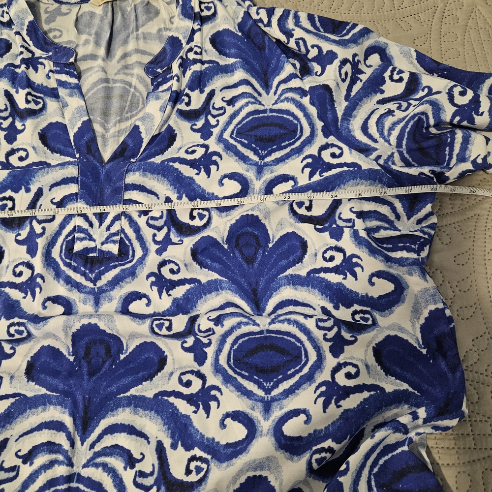 Soft Surroundings Blue and White Floral Popover EUC - Picture 6 of 7